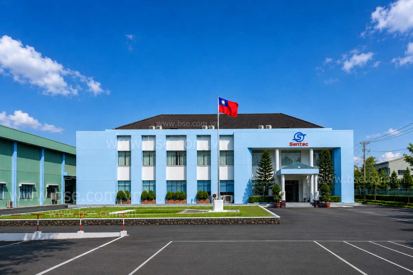 INTEGRATED DESIGN & BUILD: THE 4-MONTH CONVERSION OF SENTEC’S NEARLY 9,000M² ADVANCED ELECTRONICS FACILITY WITH FIRST-TIME-PASS VALIDATION